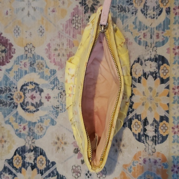 OLD NAVY CLUTCH YELLOEWNWITH WHITE AND PEACH COLORED FLOWERS. - Picture 4 of 4